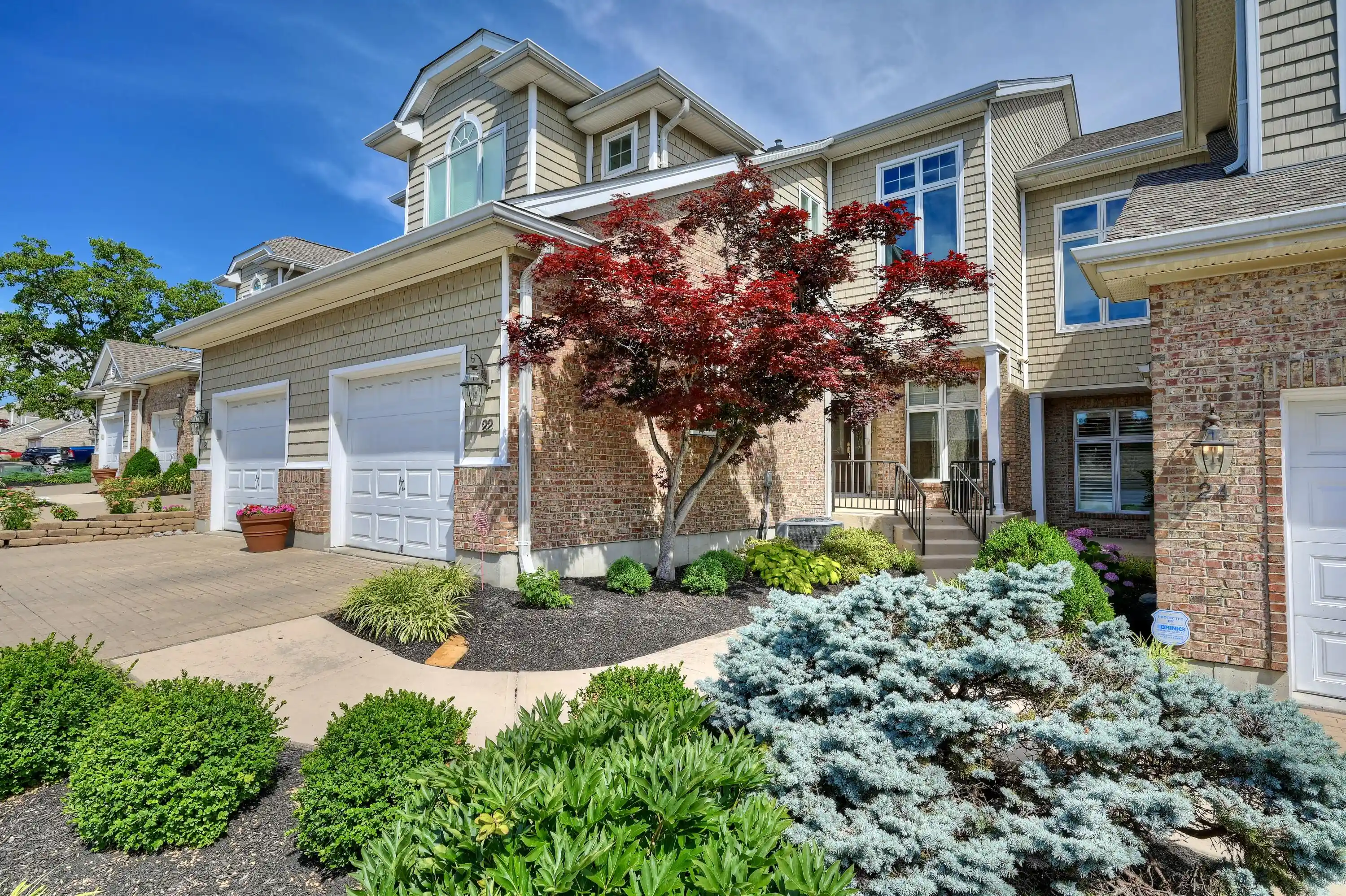Listing Photo 2 - Condo for sale in 22 Tower Dr located at 22 Tower Dr, Newport, KY 41071 - Unit 22 Tower Dr