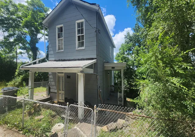 Homes for sale in Dayton, KY | 627 Brooklyn Ave, Dayton, KY 41074 | MLS# 643753