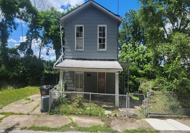 Homes for sale in Dayton, KY | 627 Brooklyn Ave, Dayton, KY 41074 | MLS# 643753