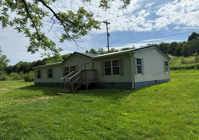 Homes for sale in Owenton, KY | 305 Gills Branch Rd, Owenton, KY 40359 | MLS# 643762