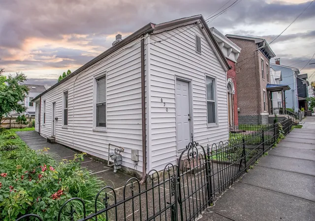 Homes for sale in Newport, KY | 820 Ann St, Newport, KY 41071 | MLS# 643877