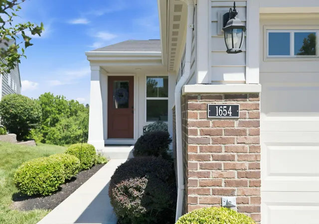 2nd image of 1654 Saint Annes Ct, Florence, KY 41042 | MLS# 643810