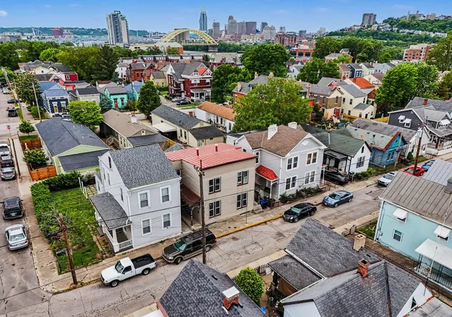 Homes for sale in Bellevue, KY | 318 320 Lafayette Ave #318, Bellevue, KY 41073 | MLS# 643804