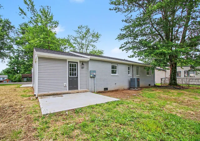Homes for sale in Burlington, KY | 6546 Rogers Ln, Burlington, KY 41005 | MLS# 643878