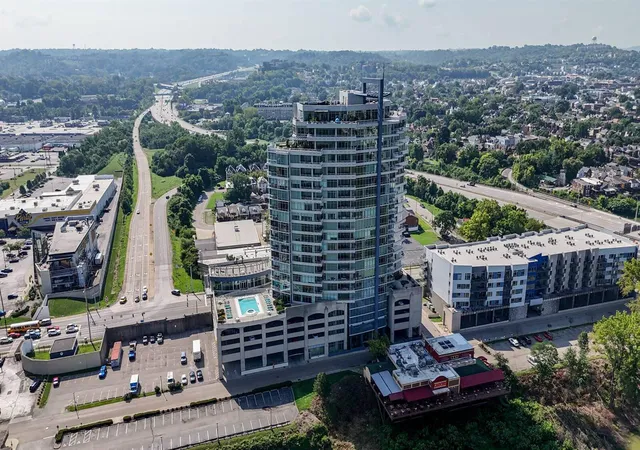 2nd image of 400 Riverboat Row #1703, Newport, KY 41071 | MLS# 643959