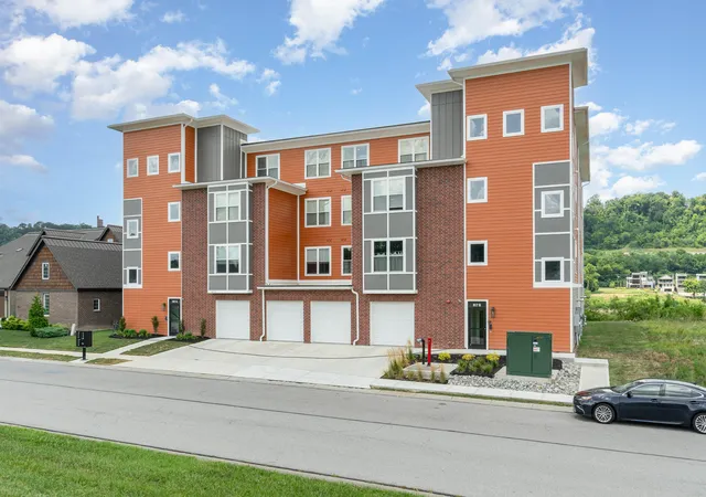 Homes for sale in Dayton, KY | 617 Manhattan Blvd #204, Dayton, KY 41074 | MLS# 643981