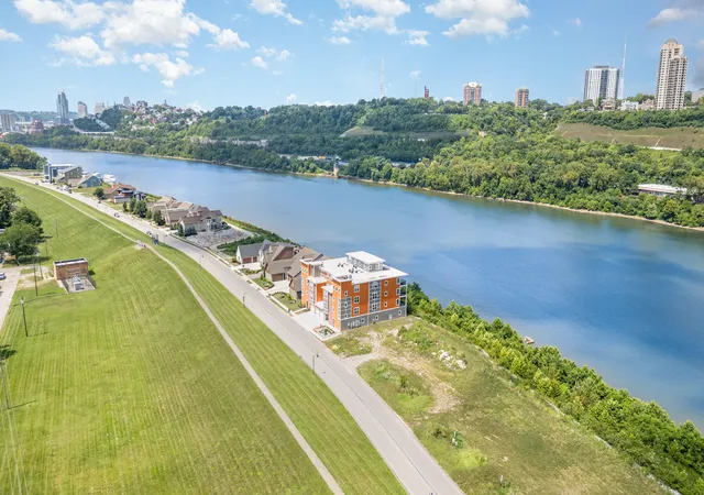 Homes for sale in Dayton, KY | 617 Manhattan Boulevard, Dayton, KY 41074 | Houzeo
