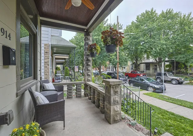 Homes for sale in Newport, KY | 914 Park Ave, Newport, KY 41071 | MLS# 643879