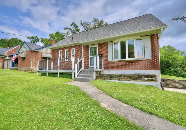 Homes for sale in Fort Thomas, KY | 256 Clover Ridge Ave, Fort Thomas, KY 41075 | MLS# 643939