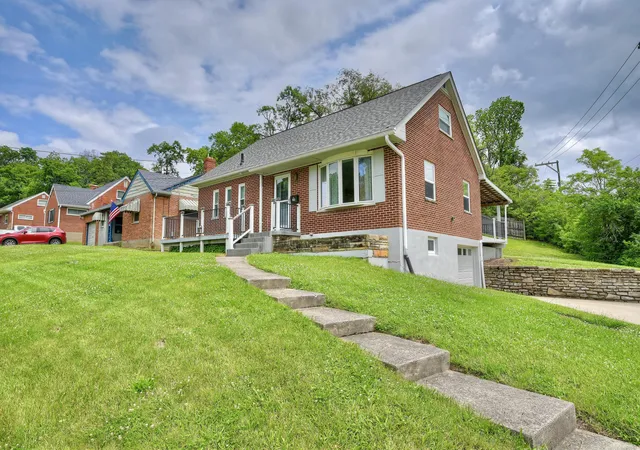 Homes for sale in Fort Thomas, KY | 256 Clover Ridge Ave, Fort Thomas, KY 41075 | MLS# 643939