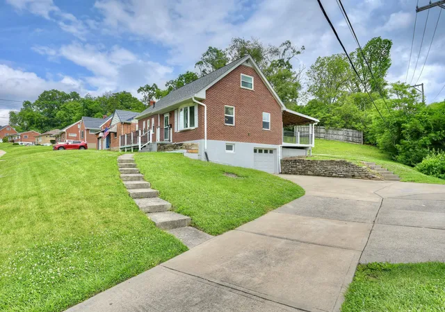 Homes for sale in Fort Thomas, KY | 256 Clover Ridge Ave, Fort Thomas, KY 41075 | MLS# 643939