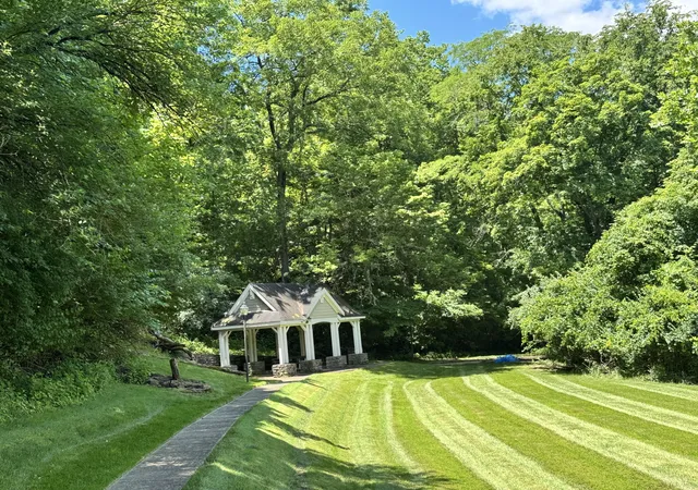 Listing Photo 2 - Condo for sale in building located at 2276 Edenderry Dr, Crescent Springs, KY 41017 - Unit #300