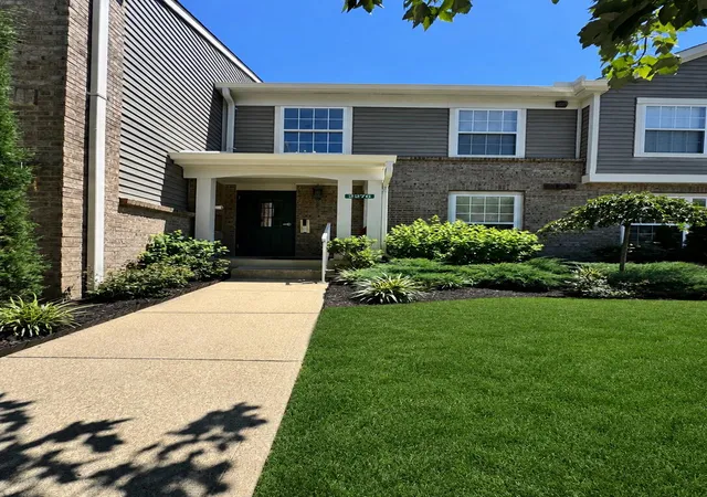 Photo 2 of Condo for sale at 2276 Edenderry Dr #300, Crescent Springs, KY 41017 | MLS# 643965 | Listing updated on 2026-08-24