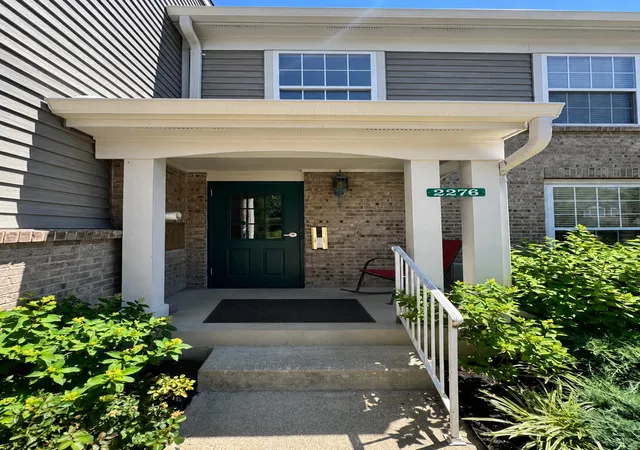 Listing Photo 3 - Condo for sale in building located at 2276 Edenderry Dr, Crescent Springs, KY 41017 - Unit #300