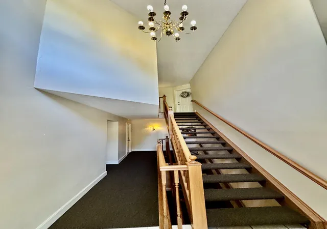 Listing Photo 4 - Condo for sale in building located at 2276 Edenderry Dr, Crescent Springs, KY 41017 - Unit #300
