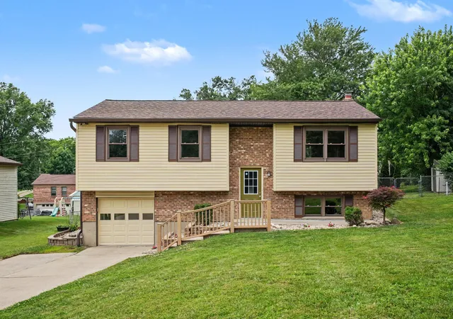 Homes for sale in Burlington, KY | 6329 Clovernook Dr, Burlington, KY 41005 | MLS# 643998