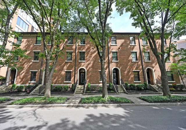 3rd image of 210 E 2Nd St #B, Covington, KY 41011 | MLS# 644019