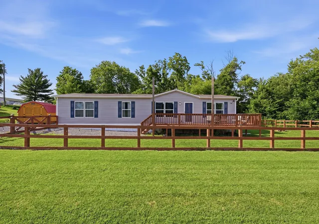Homes for sale in Glencoe, KY | 107 Hawthorne St, Glencoe, KY 41046 | MLS# 644061
