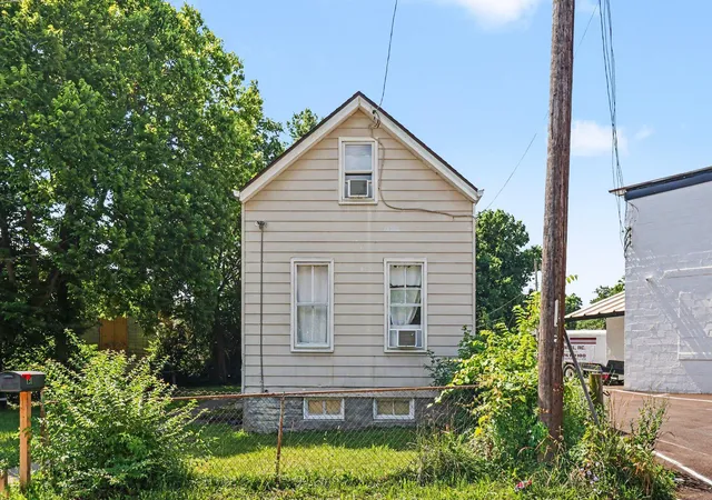 1st image of 121 E 32nd St, Covington, KY 41015 | MLS# 644013