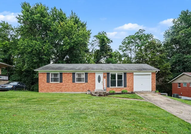 Homes for sale in Independence, KY | 11777 Manor Lake Dr, Independence, KY 41051 | MLS# 644125