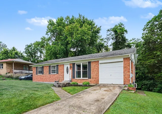 Homes for sale in Independence, KY | 11777 Manor Lake Dr, Independence, KY 41051 | MLS# 644125