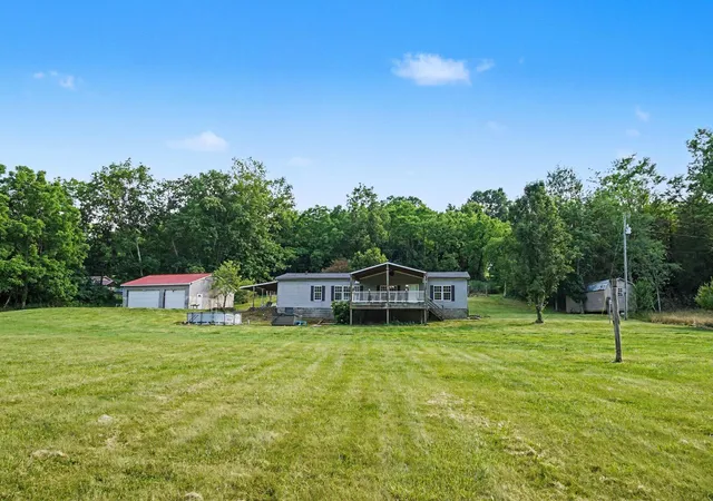 Homes for sale in De Mossville, KY | 1380 Greenwood Portland Rd, De Mossville, KY 41033 | MLS# 644034