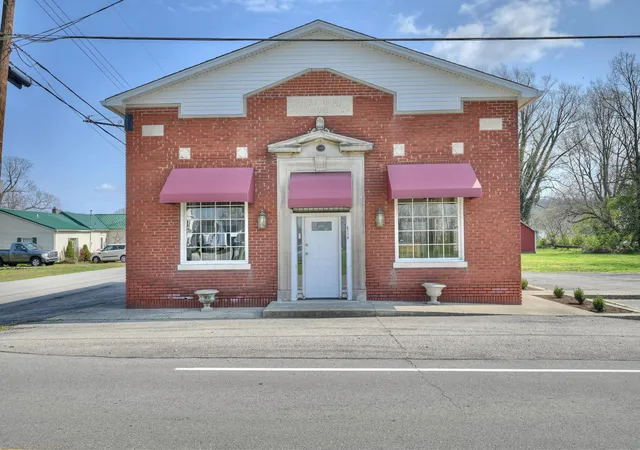 Homes for sale in Burlington, KY | 6710 Mcville Rd, Burlington, KY 41005 | MLS# 644069