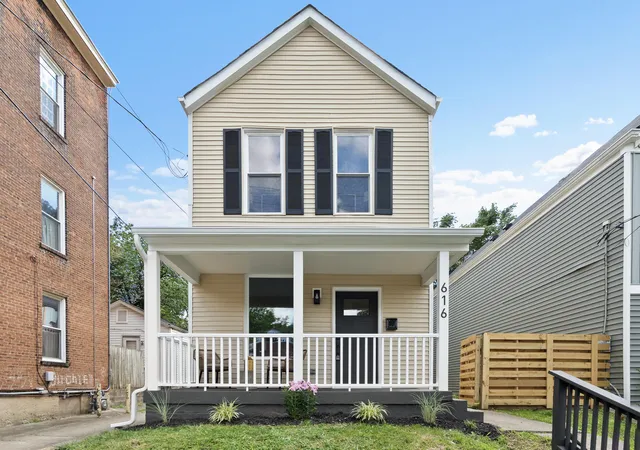 Homes for sale in Dayton, KY | 616 Walnut St, Dayton, KY 41074 | MLS# 644033