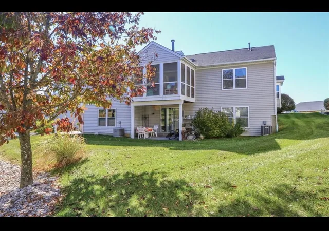 Homes for sale in Florence, KY | 8484 Watersedge Dr, Florence, KY 41042 | MLS# 644151
