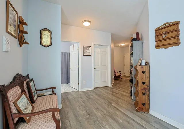 Listing Photo 4 - Condo for sale in building located at 1164 Periwinkle Dr, Florence, KY 41042