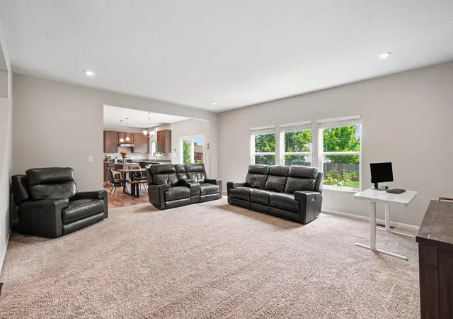 2nd image of 1311 Scottish Ln, Union, KY 41091 | MLS# 644196