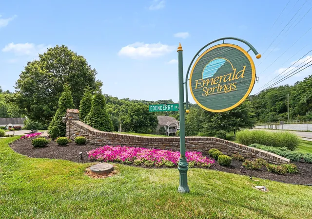 Homes for sale in Crescent Springs, KY | 2250 Devlin Pl #104, Crescent Springs, KY 41017 | MLS# 644420