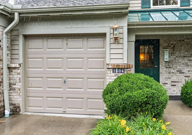 Homes for sale in Florence, KY | 1604 Ashley Court, Florence, KY 41042 | Houzeo