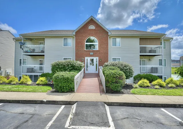 Homes for sale in Florence, KY | 10160 Carnation Ct #8, Florence, KY 41042 | MLS# 644641