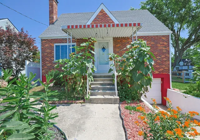 Homes for sale in Highland Heights, KY | 109 Steelman Ave, Highland Heights, KY 41076 | MLS# 644199