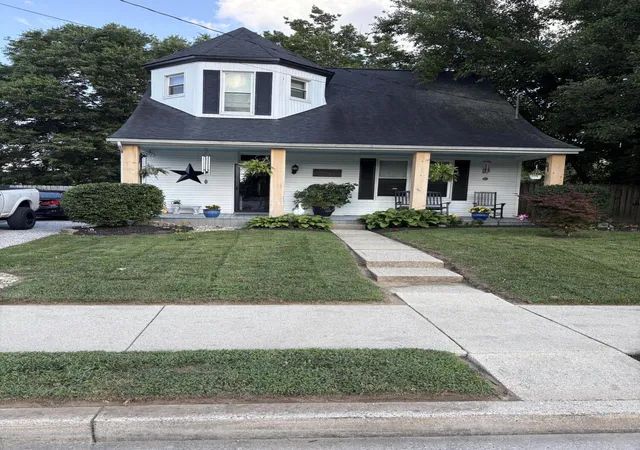 Photo 2 of Single family home for sale at 303 W Main St, Warsaw, KY 41095 | MLS# 644190 | Listing updated on 2026-09-10