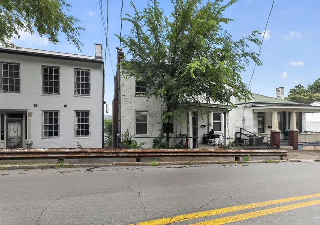 Homes for sale in Maysville, KY | 105 W 4th St, Maysville, KY 41056 | MLS# 644211