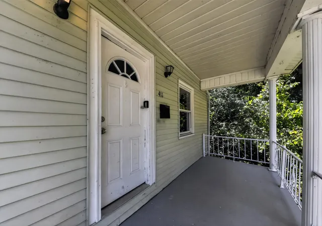 Photo 3 of Sale Pending at 411 Auburn St, Covington, KY 41015 | MLS# 644712 | Listing updated on 2026-08-25