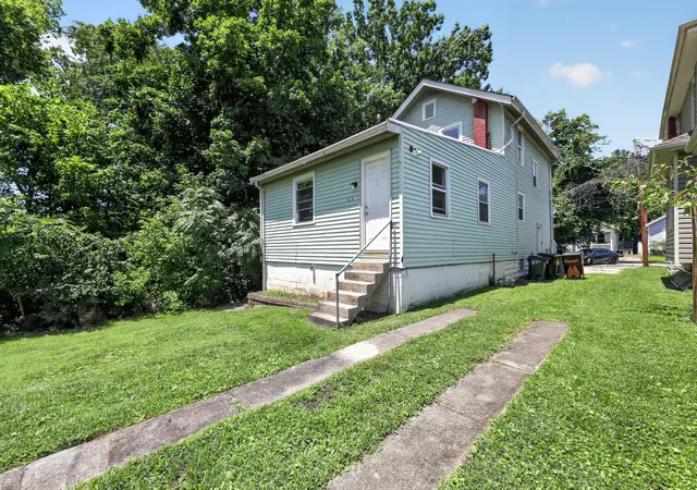 Photo 3 of Sale Pending at 411 Auburn St, Covington, KY 41015 | MLS# 644712 | Listing updated on 2026-10-26