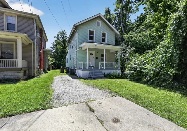 Photo 4 of Sale Pending at 411 Auburn St, Covington, KY 41015 | MLS# 644712 | Listing updated on 2026-10-26