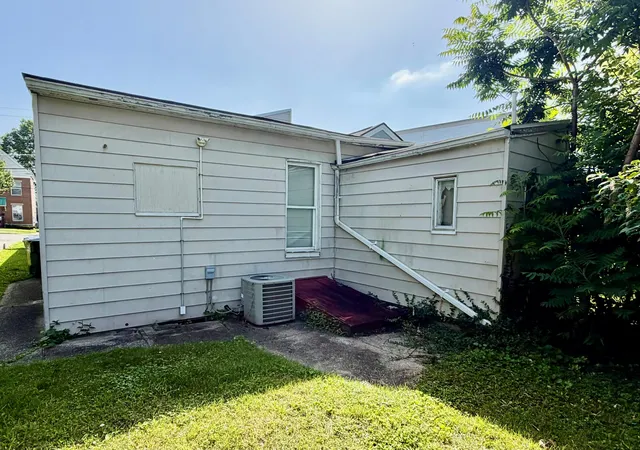 Homes for sale in Newport, KY | 1134 Central Ave, Newport, KY 41071 | MLS# 644265