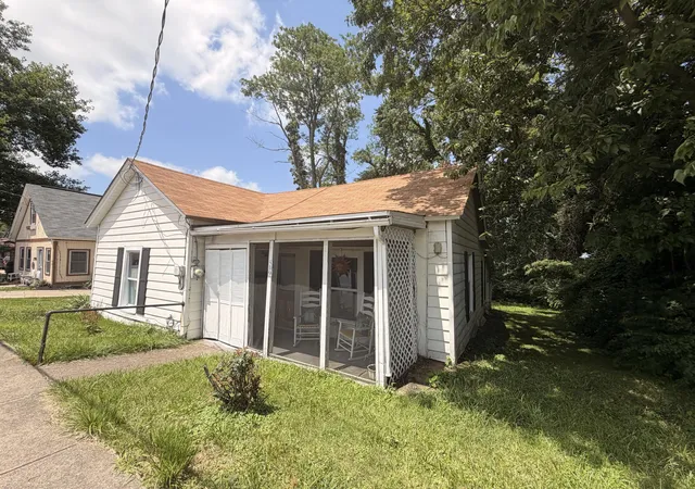 Homes for sale in Dry Ridge, KY | 29 S Main St, Dry Ridge, KY 41035 | MLS# 644621