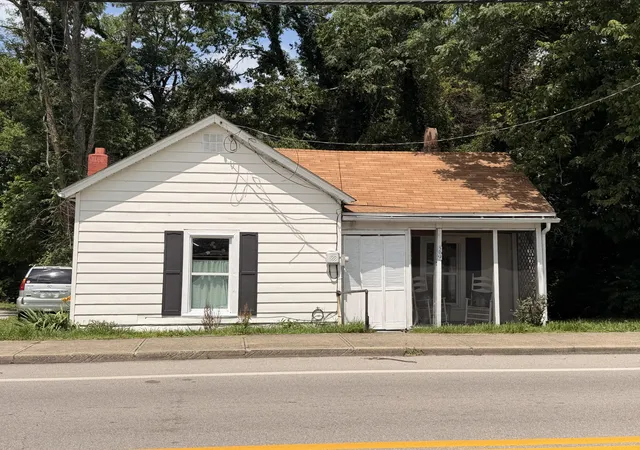 Homes for sale in Dry Ridge, KY | 29 S Main St, Dry Ridge, KY 41035 | MLS# 644621