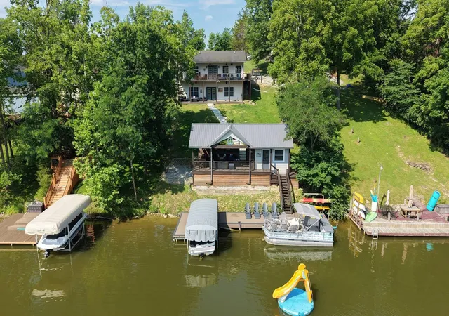Homes for sale in Owenton, KY | 12 Elk Lake Resort Rd, Owenton, KY 40359 | MLS# 644271