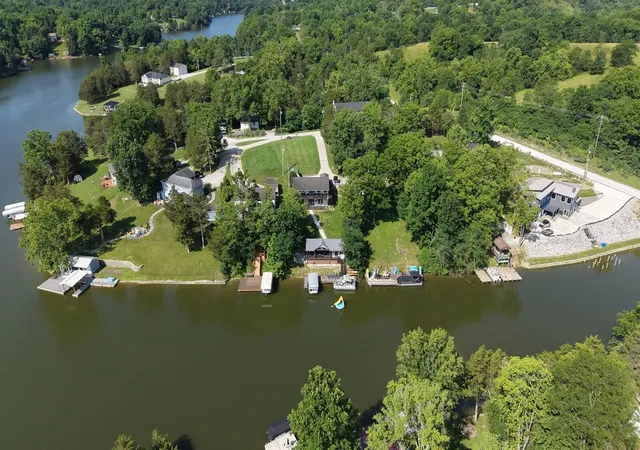 Homes for sale in Owenton, KY | 12 Elk Lake Resort Rd, Owenton, KY 40359 | MLS# 644271