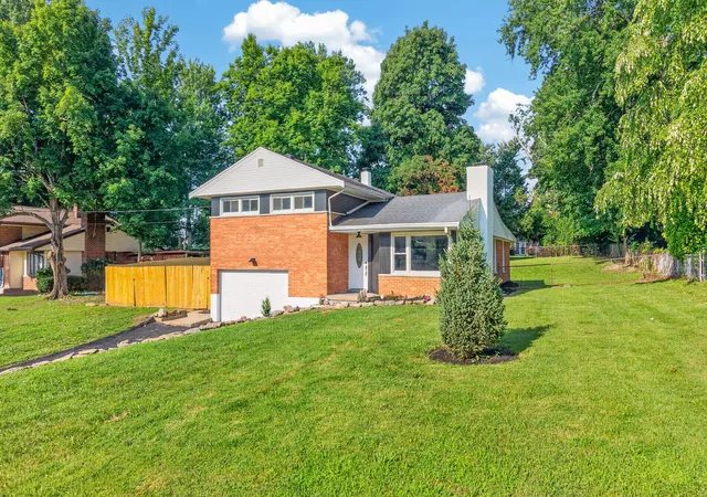 Photo 3 of Sale Pending at 18 Lacresta Dr, Florence, KY 41042 | MLS# 644311 | Listing updated on 2026-08-21
