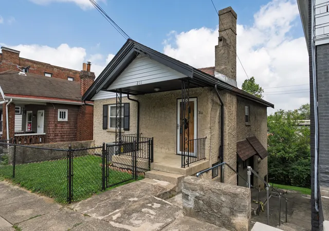 Homes for sale in Newport, KY | 211 W 13th St, Newport, KY 41071 | MLS# 644260