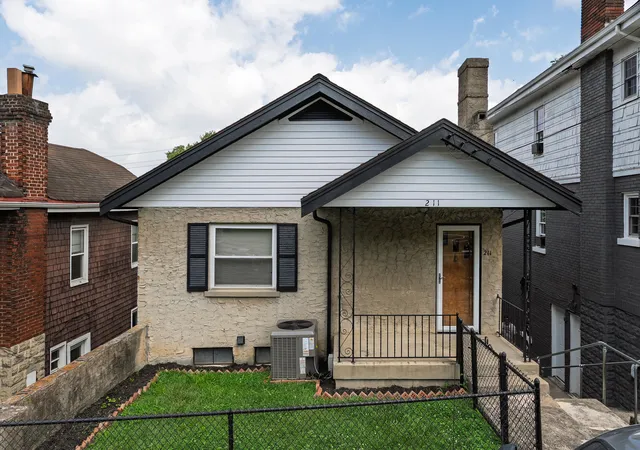 Homes for sale in Newport, KY | 211 W 13th St, Newport, KY 41071 | MLS# 644260