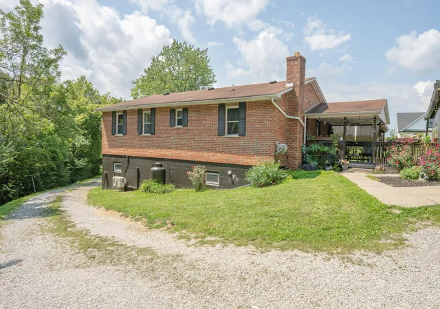 Photo 2 of Single family home for sale at 16059 Pfanstiel Rd, Demossville, KY 41033 | MLS# 644346 | Listing updated on 2026-08-31
