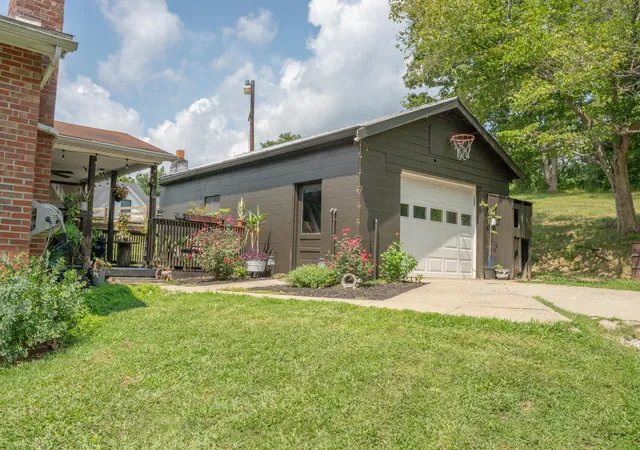 Photo 3 of Single family home for sale at 16059 Pfanstiel Rd, Demossville, KY 41033 | MLS# 644346 | Listing updated on 2026-08-31